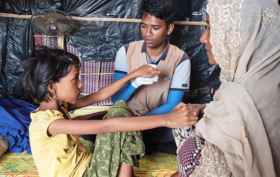 Hosnima in Bangladesh is regaining strength at the cbm-funded physiotherapy centre in Cox's Bazar.